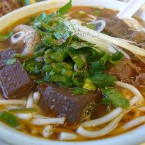 Địa điểm ăn vặt ngon, bổ, rẽ, nhiều,... ở thành phố Huế